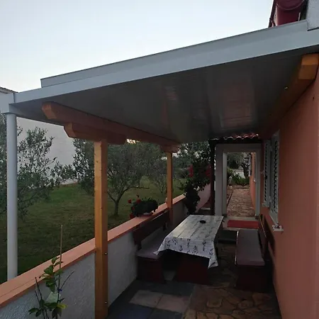 Apartment I Mali Vir