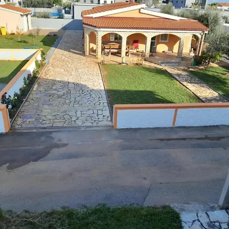 Apartment I Mali Vir